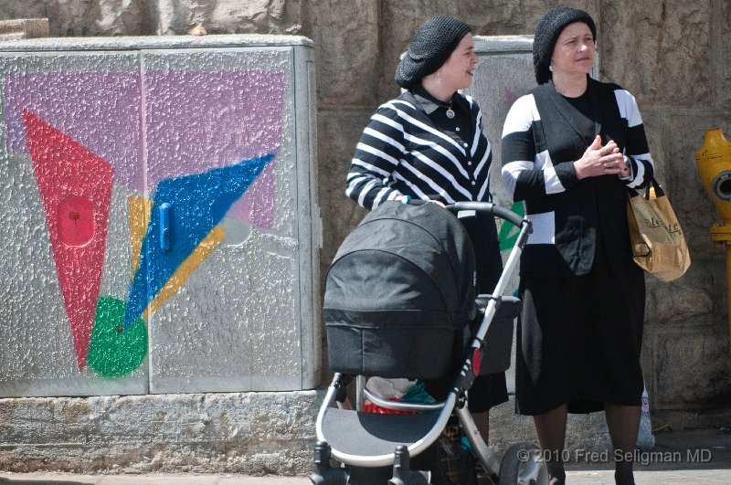 20100409_113436 D300.jpg - 2 Ladies in Mea Shearim